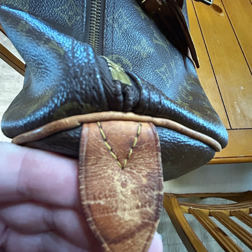 Louis Vuitton Keepall 45 WITH luggage tag. - Picture 7 of 10